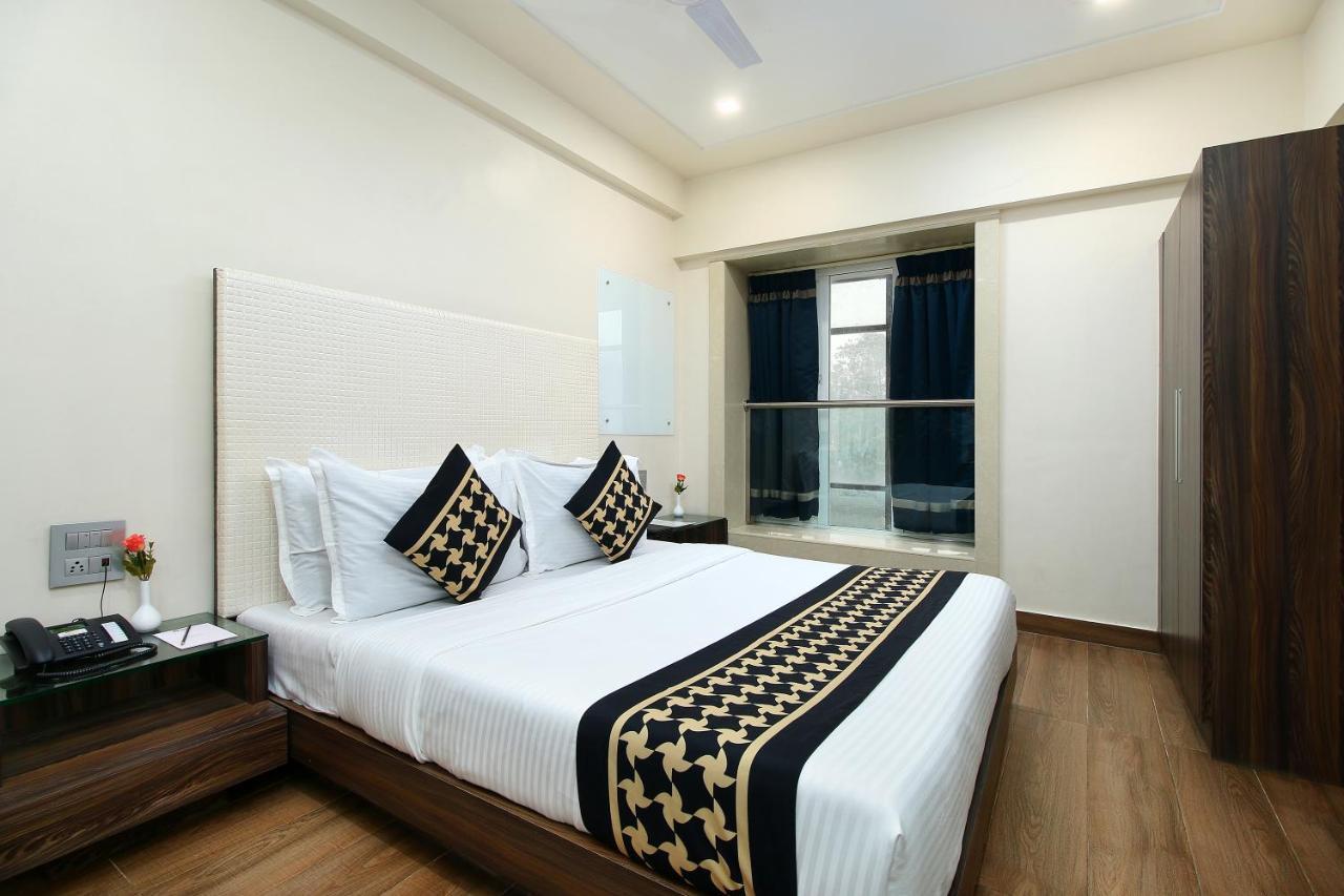 Hotel Mumbai House Juhu, Santacruz West, Mumbai Bagian luar foto