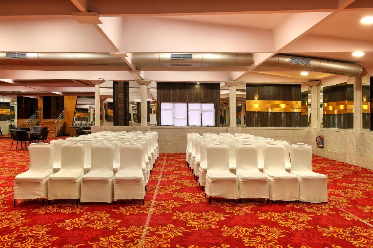 Hotel Mumbai House Juhu, Santacruz West, Mumbai Bagian luar foto