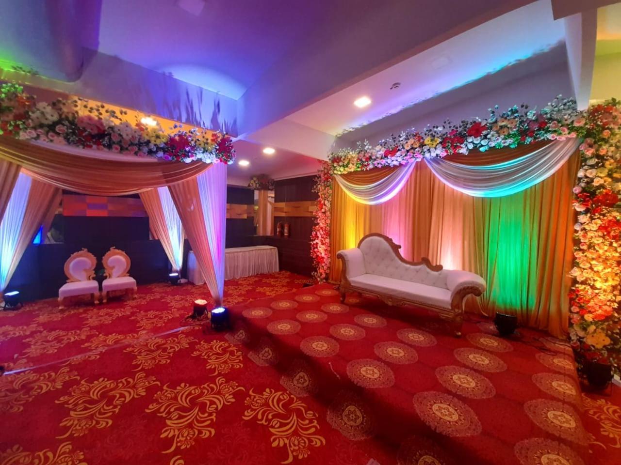 Hotel Mumbai House Juhu, Santacruz West, Mumbai Bagian luar foto