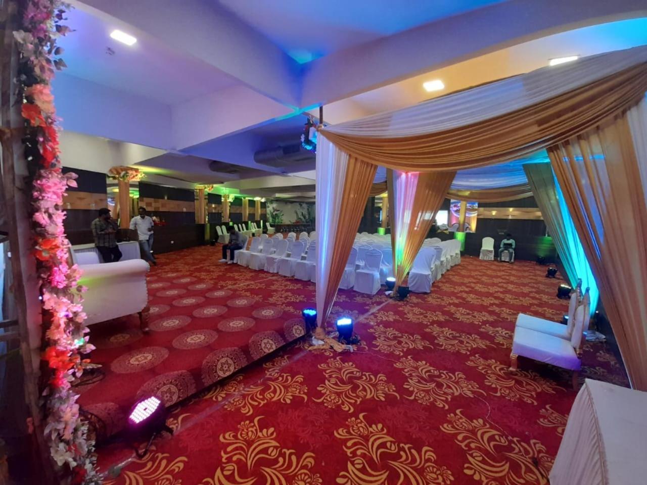 Hotel Mumbai House Juhu, Santacruz West, Mumbai Bagian luar foto
