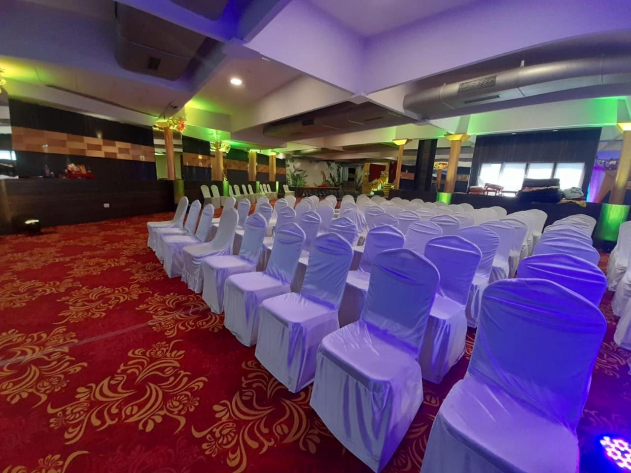 Hotel Mumbai House Juhu, Santacruz West, Mumbai Bagian luar foto