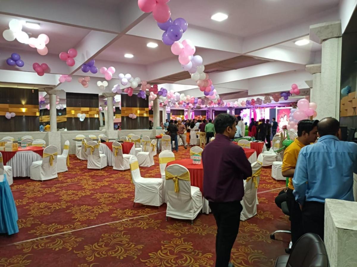 Hotel Mumbai House Juhu, Santacruz West, Mumbai Bagian luar foto