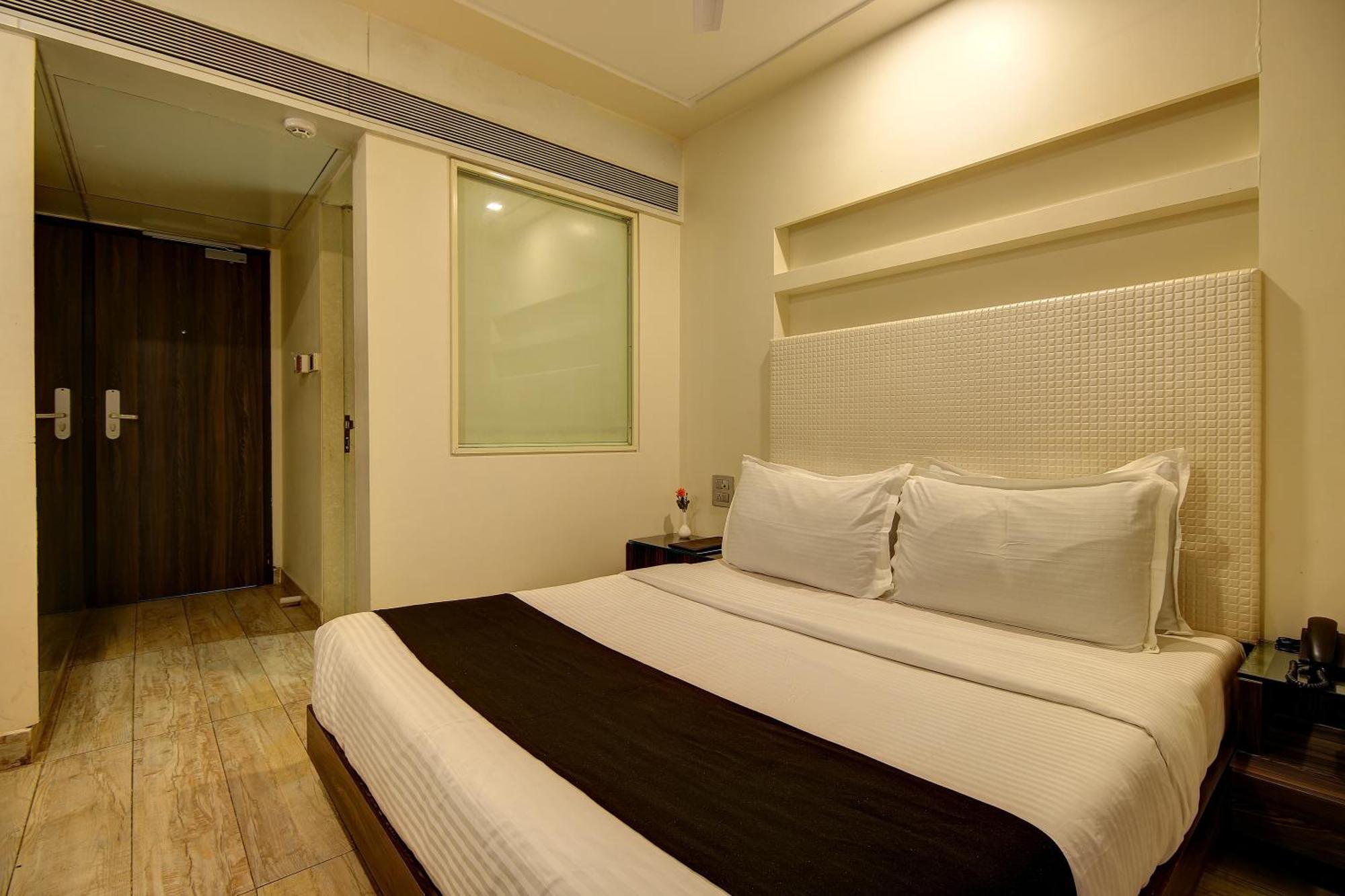Hotel Mumbai House Juhu, Santacruz West, Mumbai Ruang foto